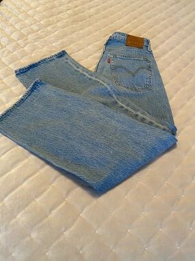 Levi’s Ribcage straight ankle ladies size 28